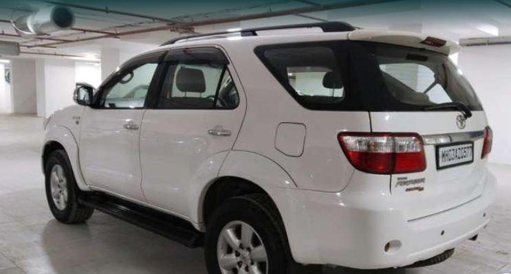 Toyota Fortuner 3.0 4X4 MT 2010