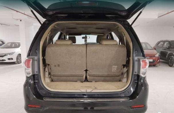 Toyota Fortuner 3.0 4x2 MT 2013