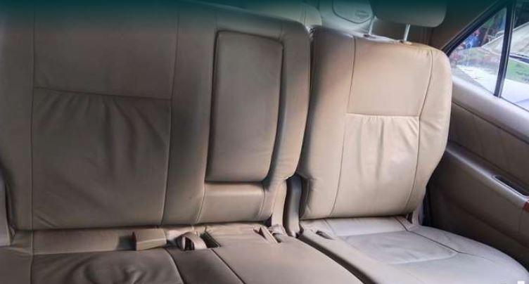 Toyota Fortuner 3.0 4X4 MT 2010