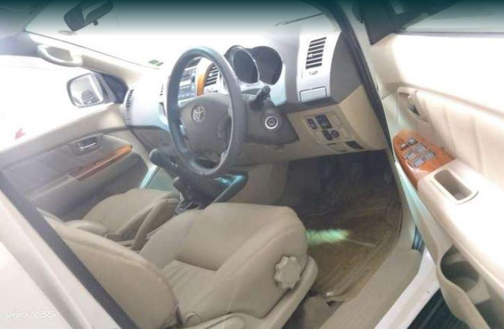 Toyota Fortuner 3.0 4X4 MT 2010