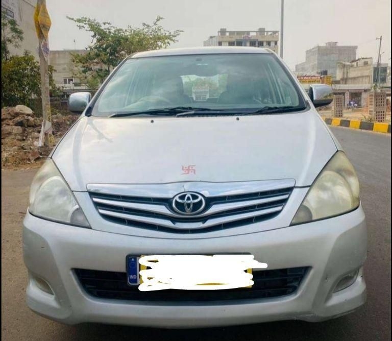 Toyota Innova 2.5 V 7 STR 2010