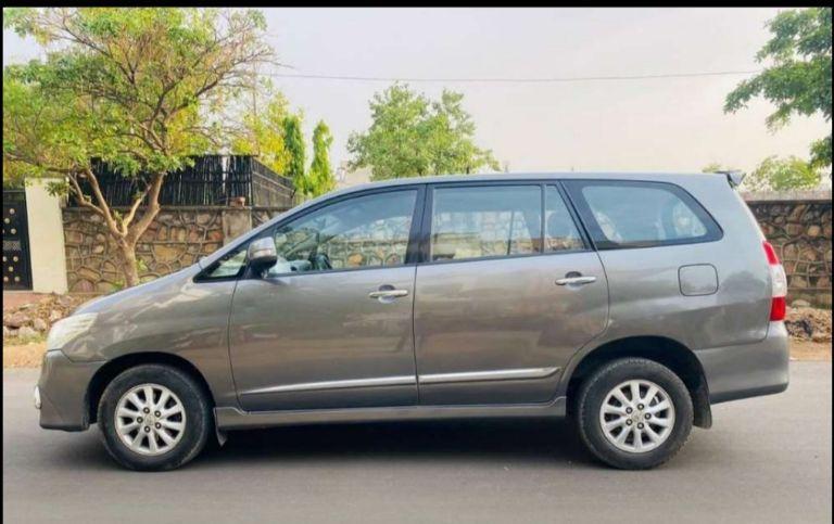 Toyota Innova 2.5 VX 7 STR BS III 2014