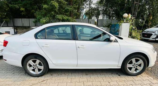 Volkswagen Jetta 2.0L TDI Highline AT 2011