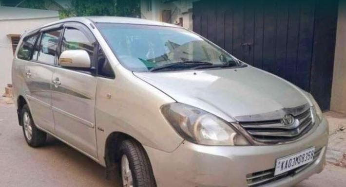 Toyota Innova 2.5 EV PS 7 STR 2005