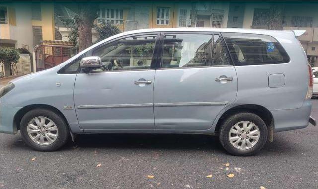 Toyota Innova 2.5 V 7 STR 2011