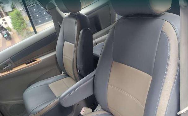 Toyota Innova 2.5 V 7 STR 2011