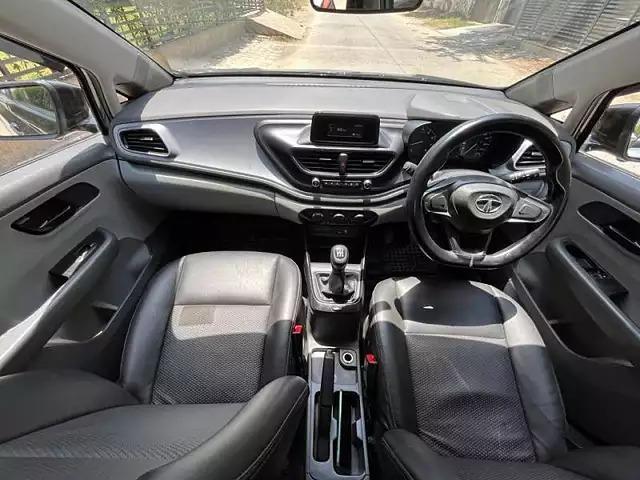 Tata Altroz XE Petrol 2021