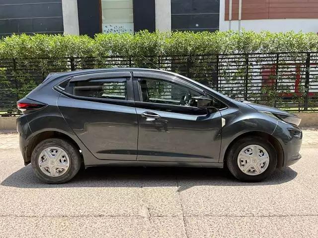 Tata Altroz XE Petrol 2021