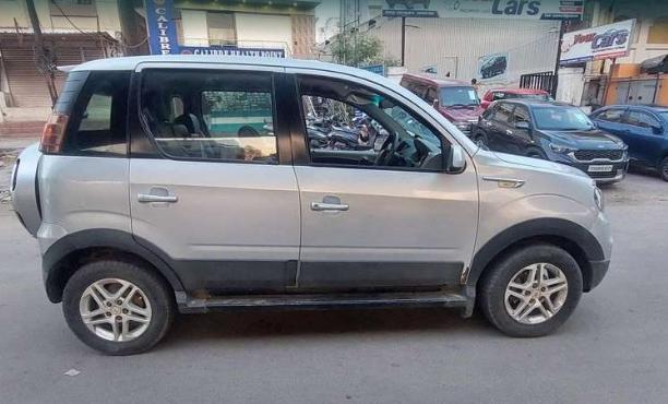 Mahindra NuvoSport N6 AMT 2016