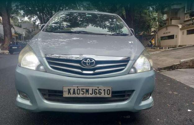 Toyota Innova 2.5 V 7 STR 2011