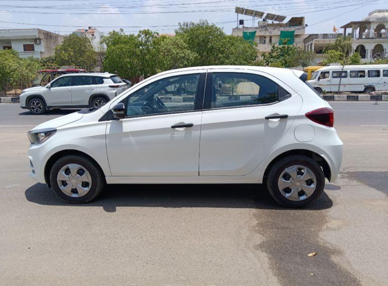 Tata Tiago Revotron XT 2024