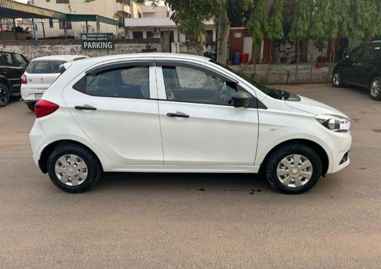 Tata Tiago Revotron XE 2019