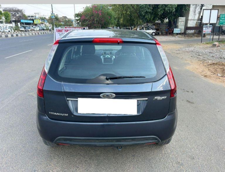 Ford Figo 1.2P TITANIUM MT 2010