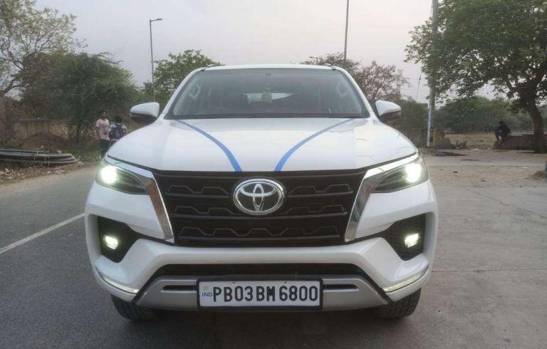 Toyota Fortuner 2.8 4x2 MT 2023