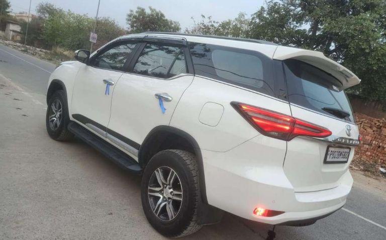Toyota Fortuner 2.8 4x2 MT 2023