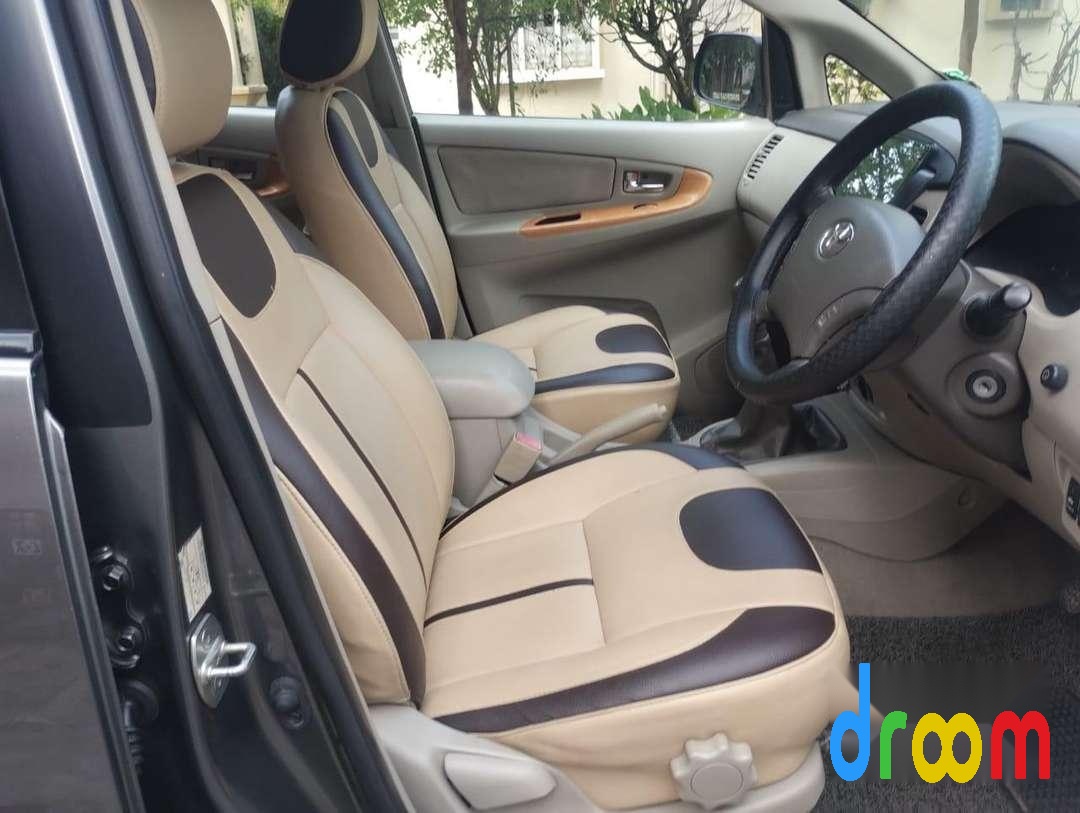 Toyota Innova 2.5 V 7 STR 2010