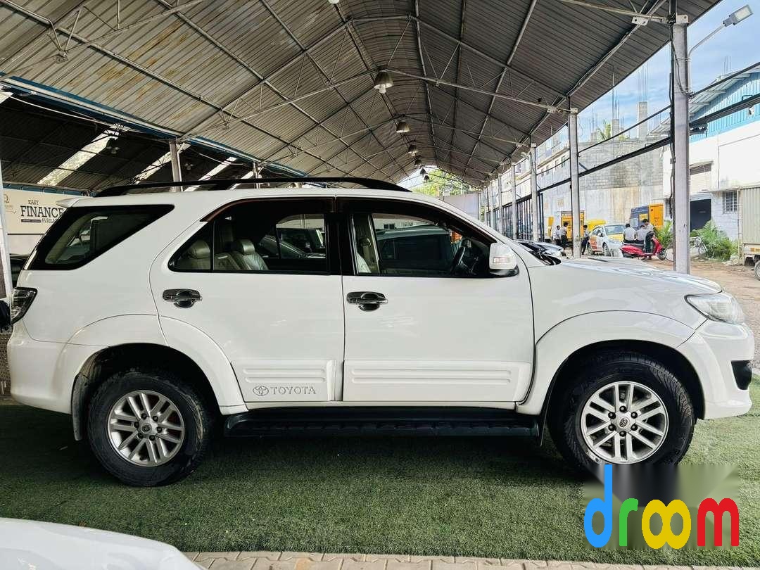 Toyota Fortuner 3.0 4X2 AT 2012