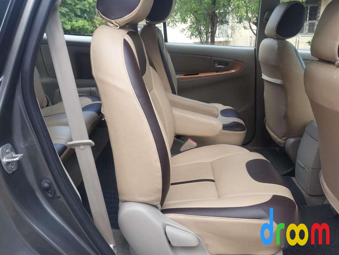 Toyota Innova 2.5 V 7 STR 2010