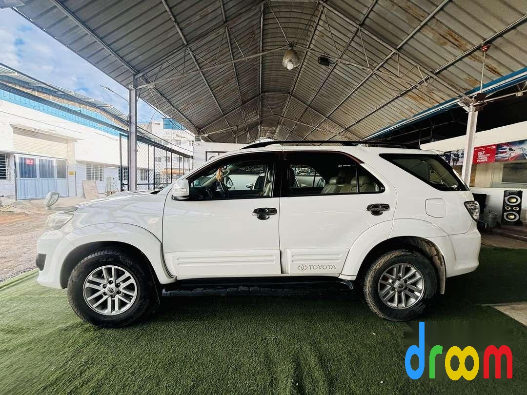 Toyota Fortuner 3.0 4X2 AT 2012