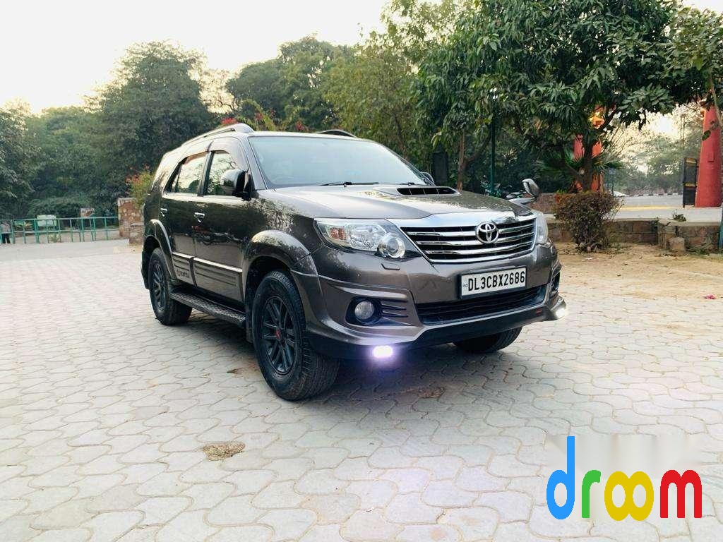 Toyota Fortuner 3.0 4x2 MT 2015
