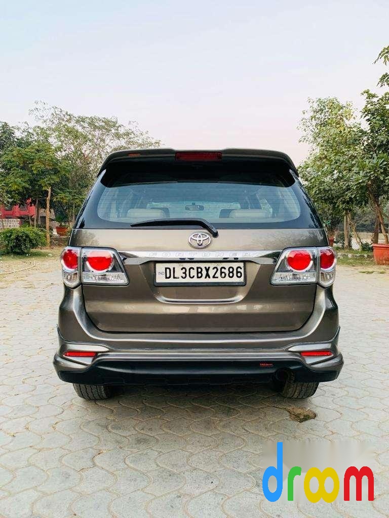 Toyota Fortuner 3.0 4x2 MT 2015