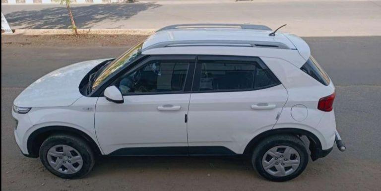 Hyundai Venue S 1.2 Petrol 2022