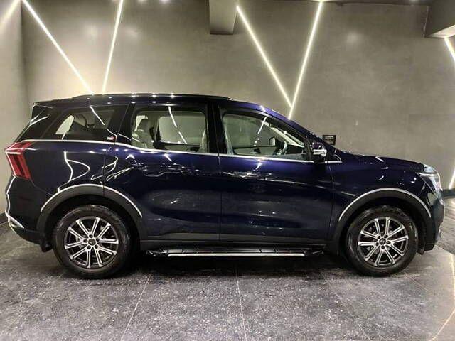 Mahindra XUV700 AX 7 Petrol AT 7 STR 2022