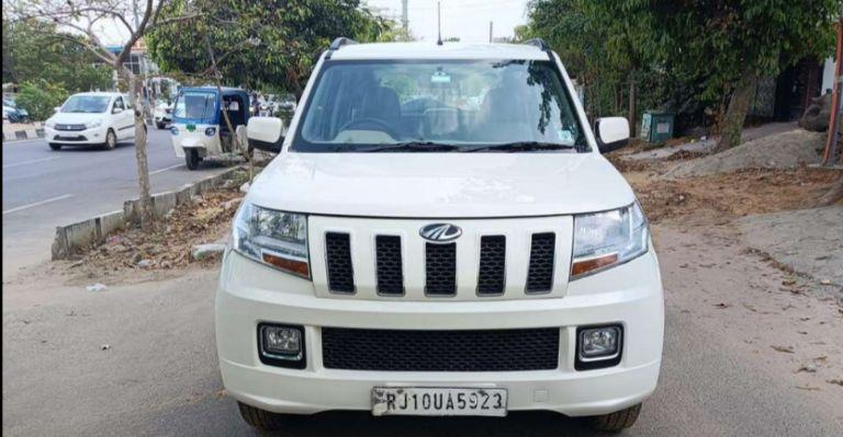 Mahindra TUV300 T8 2015