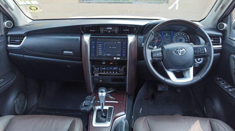 Toyota Fortuner 2.5 4x2 MT TRD Sportivo 2018