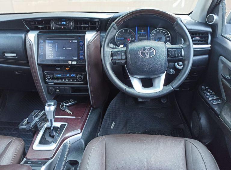 Toyota Fortuner 2.5 4x2 MT TRD Sportivo 2018