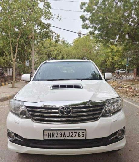 Toyota Fortuner 3.0 4x2 MT 2015