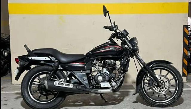 Bajaj Avenger Street 220 2016