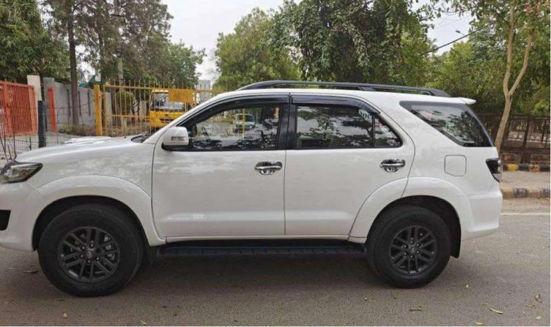Toyota Fortuner 3.0 4x2 MT 2015