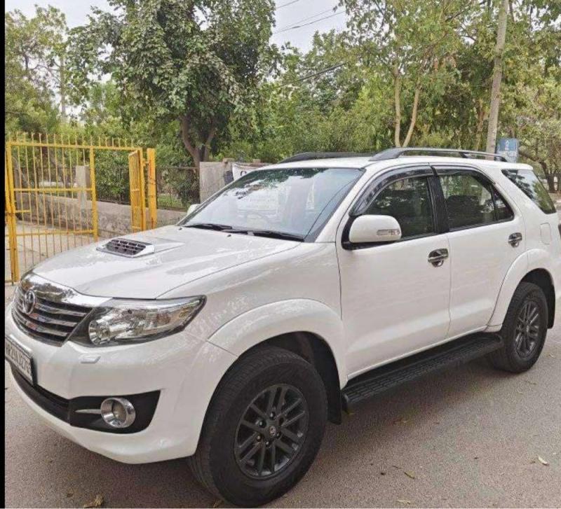 Toyota Fortuner 3.0 4x2 MT 2015