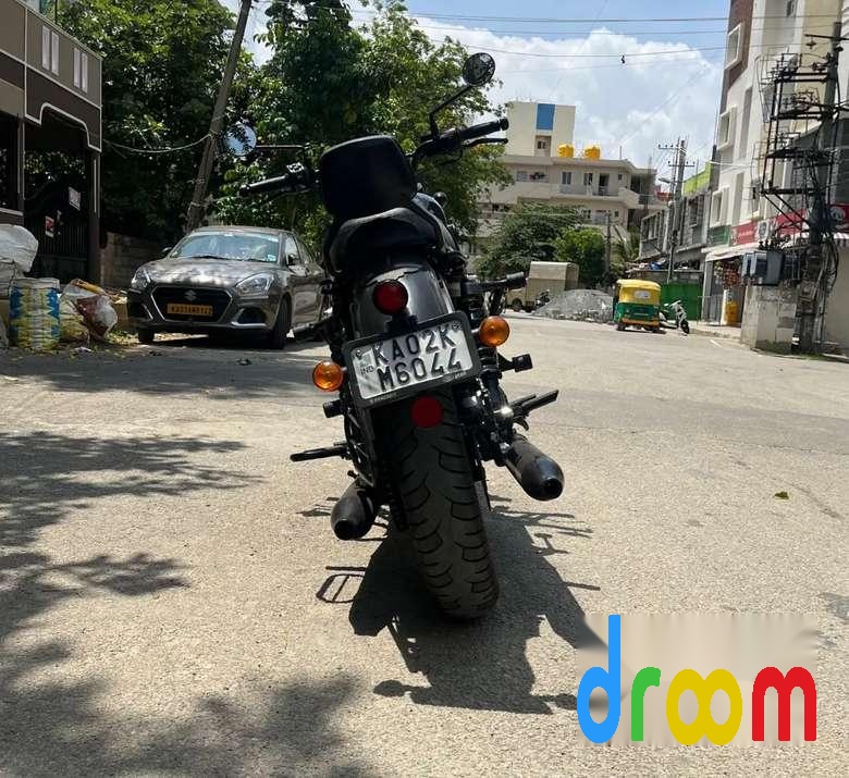 Yezdi Roadster Dark Smoke Grey 2022