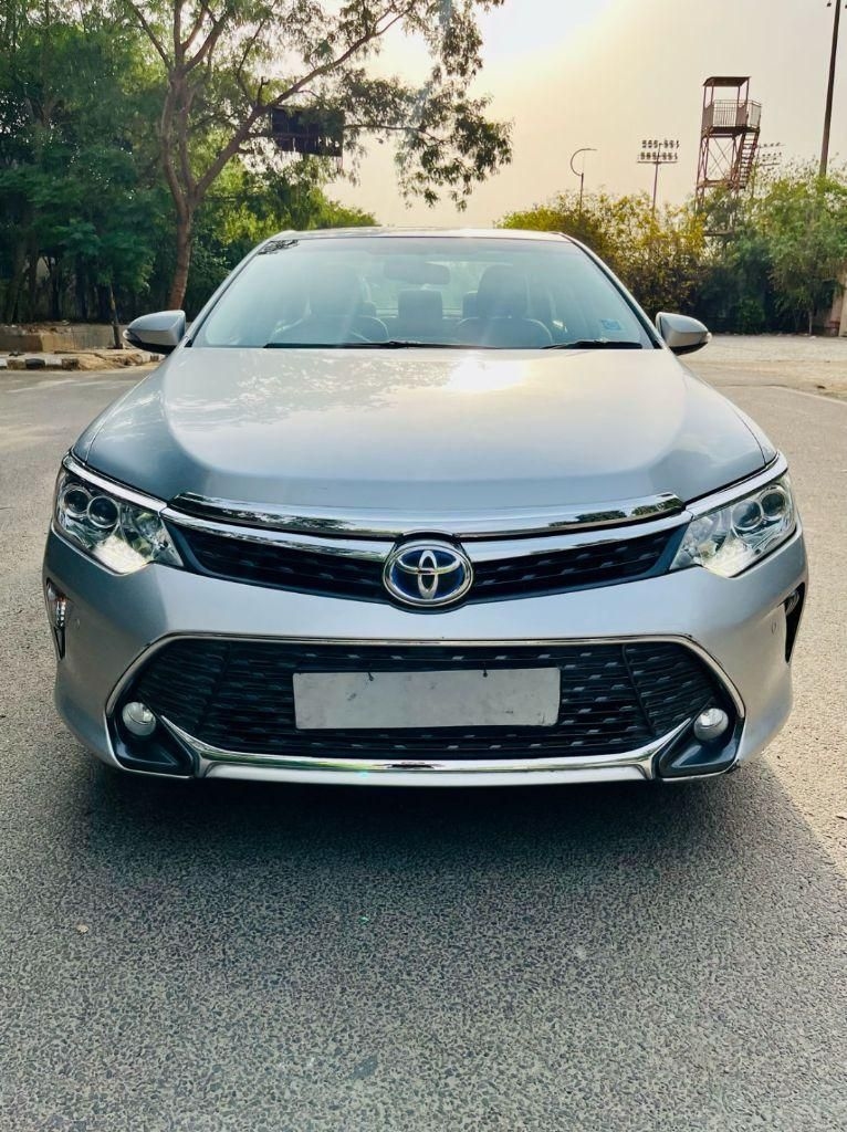 Toyota Camry 2.5 AT 2015