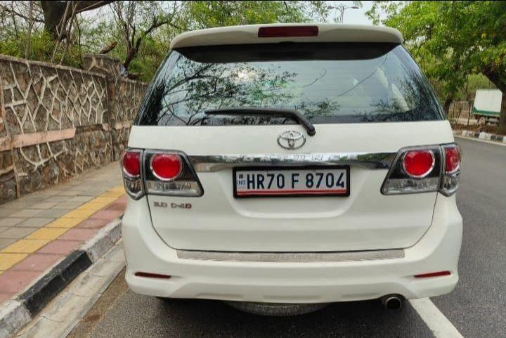 Toyota Fortuner 2.5 4x2 MT TRD Sportivo 2015