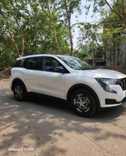 Mahindra XUV700 MX Petrol MT 5 STR 2021
