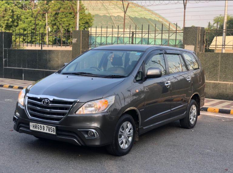 Toyota Innova 2.5 GX 7 STR BS III 2015