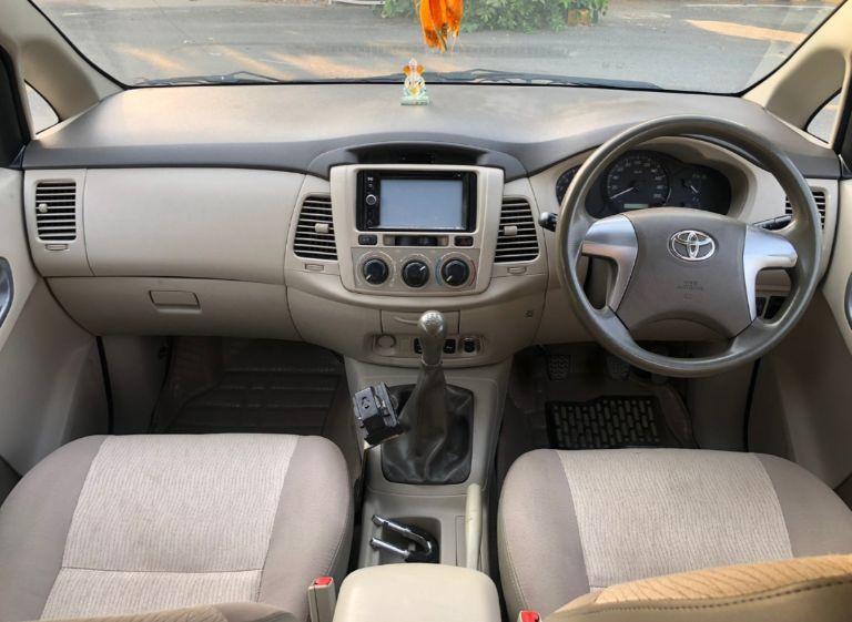 Toyota Innova 2.5 GX 7 STR BS III 2015