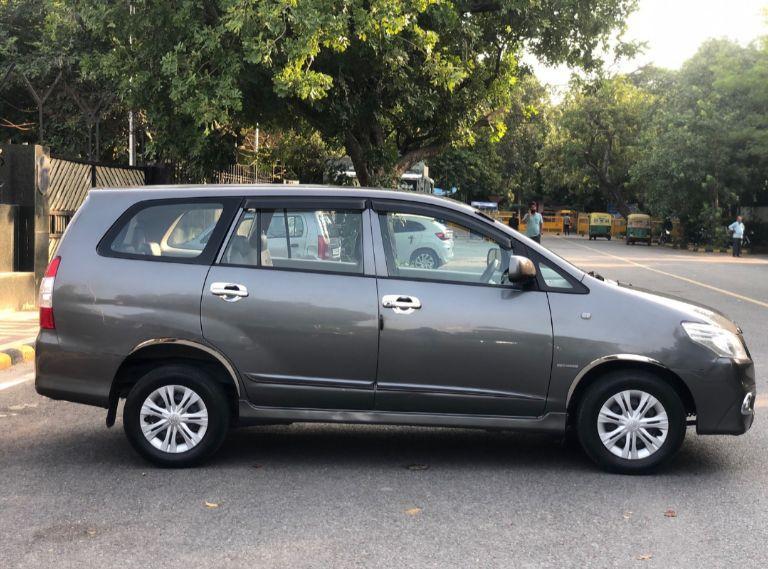 Toyota Innova 2.5 GX 7 STR BS III 2015