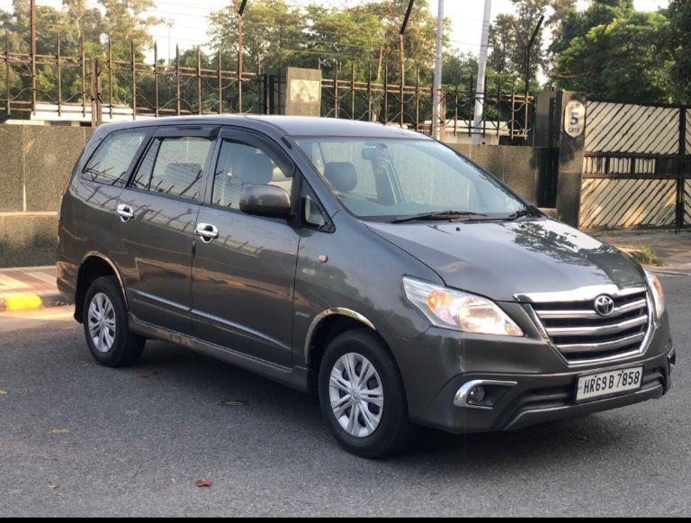 Toyota Innova 2.5 GX 7 STR BS III 2015