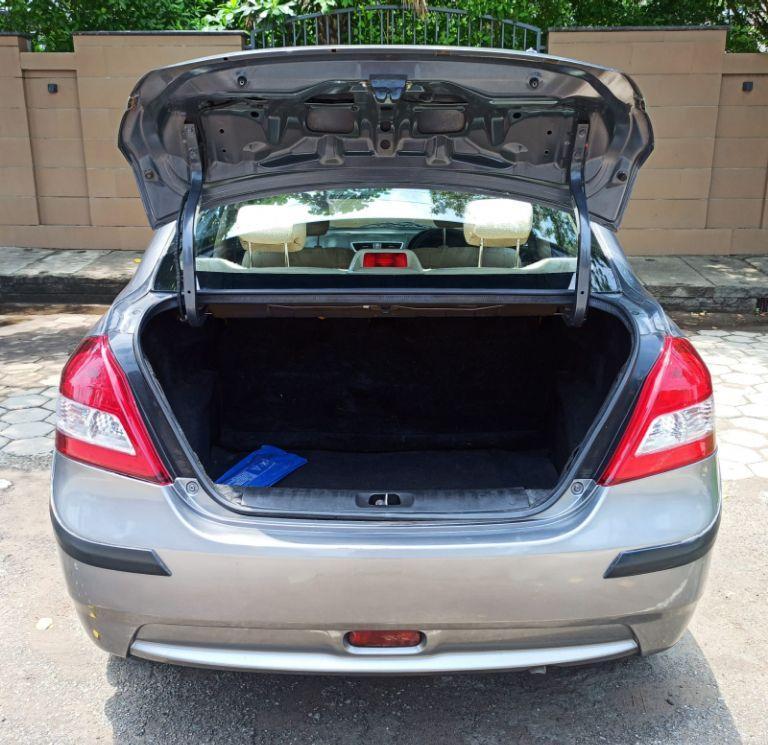 Maruti Suzuki Swift DZire VXi 2014