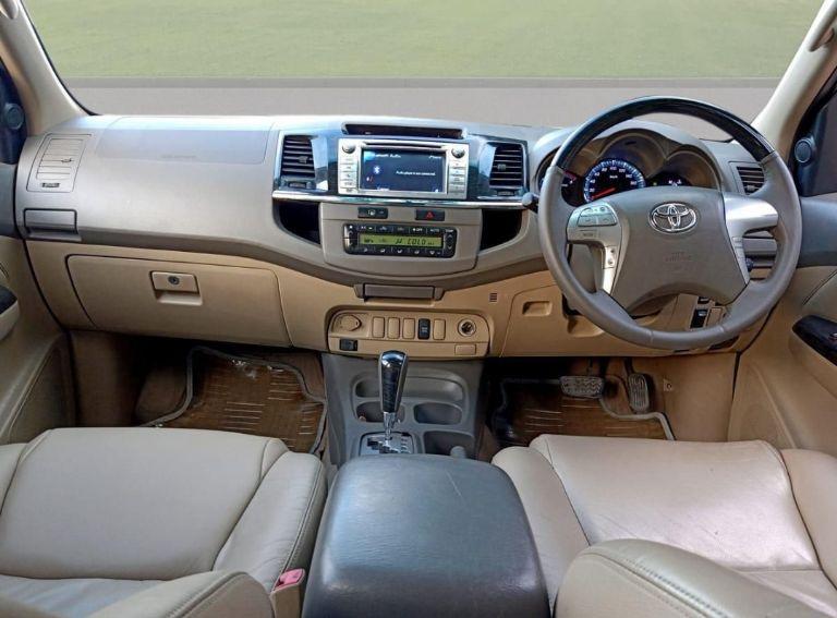Toyota Fortuner 2.5 4x2 AT TRD Sportivo 2013