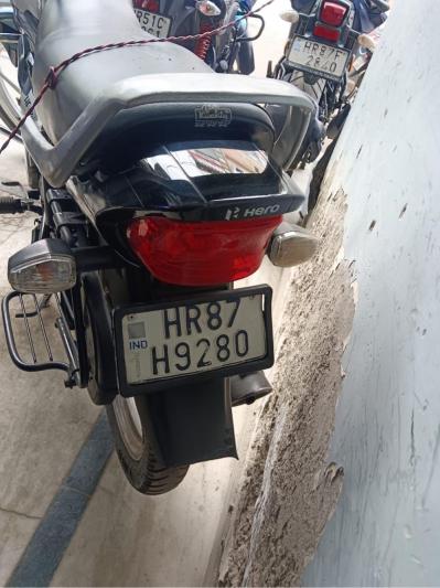 Hero HF Deluxe Black Self Alloy 100cc 2022
