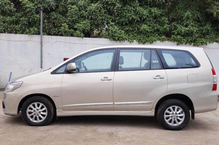 Toyota Innova 2.5 VX 7 STR BS III 2014
