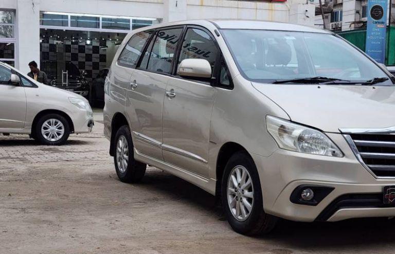 Toyota Innova 2.5 VX 7 STR BS III 2014