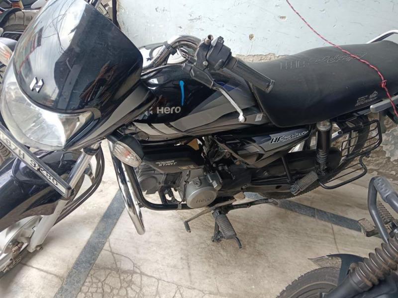 Hero HF Deluxe Black Self Alloy 100cc 2022