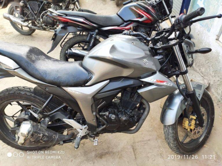 Suzuki GS 150 R 150cc 2015