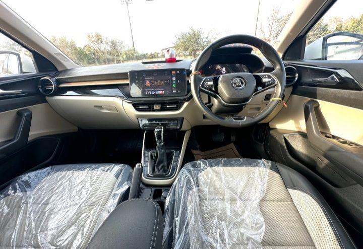 Skoda Slavia Style 1.0L TSI AT 2022